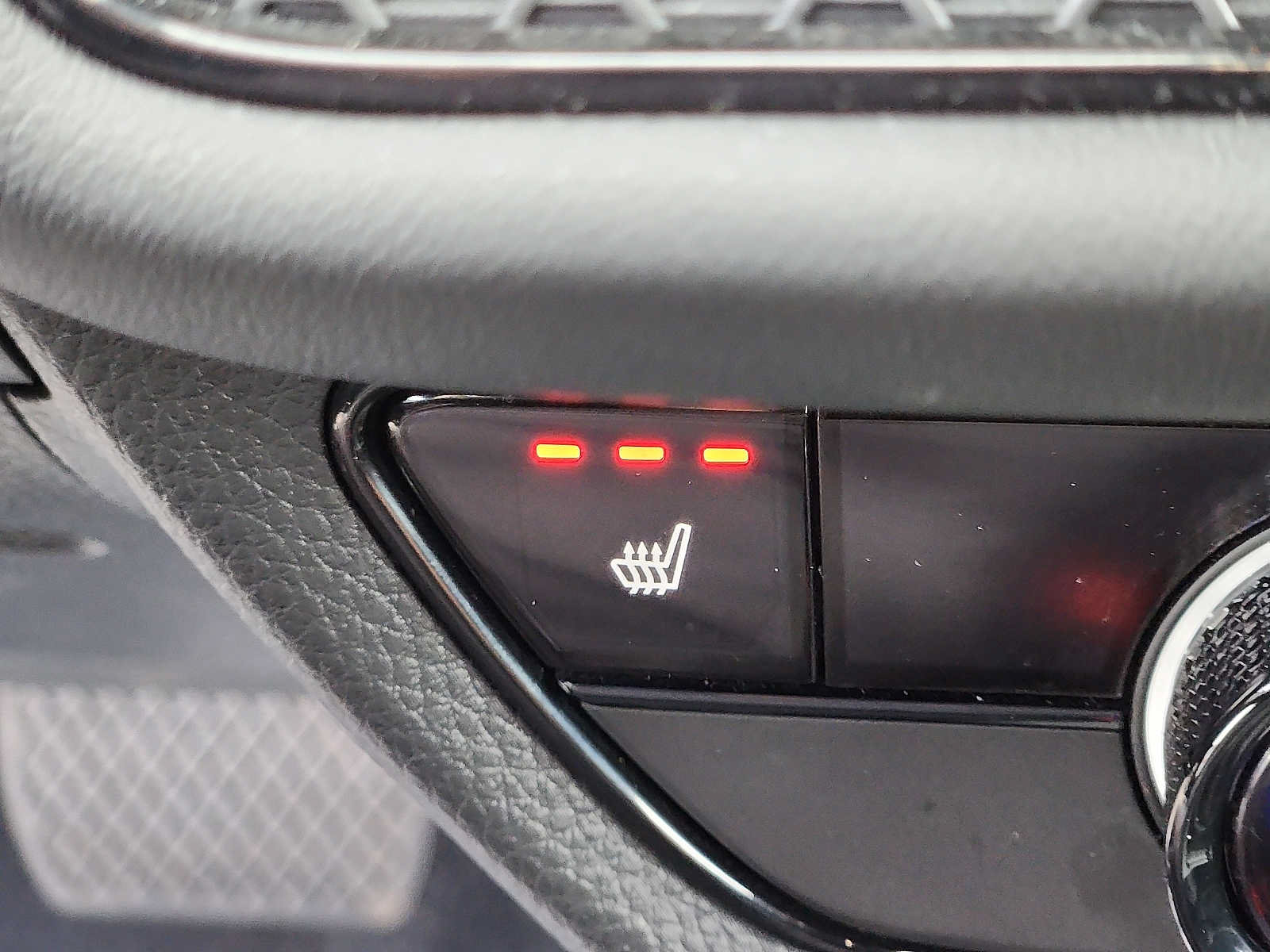 Certified 2025 Honda HR-V Sport image 24