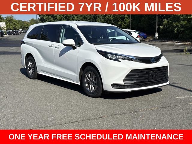 Used 2024 Toyota Sienna LE FWD image 1