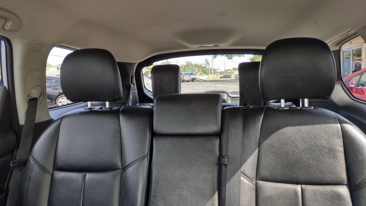 Used 2017 Nissan Pathfinder S image 28
