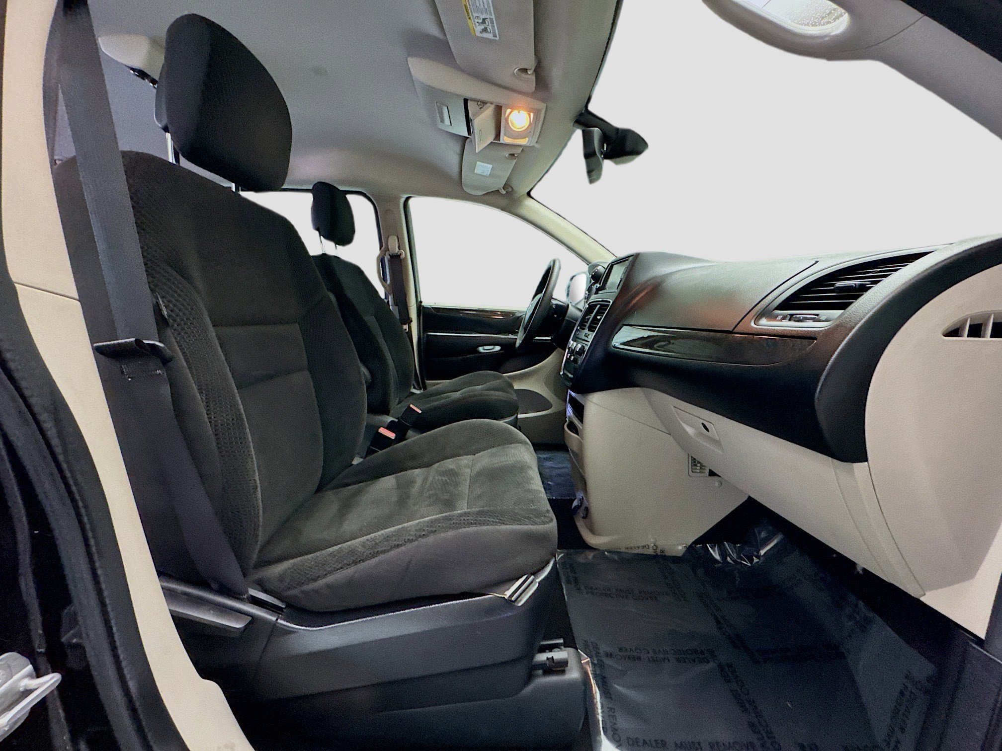 Used 2020 Dodge Grand Caravan SE image 18