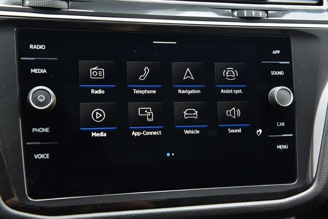 Certified 2023 Volkswagen Tiguan SE w/ Panoramic Sunroof Package image 13