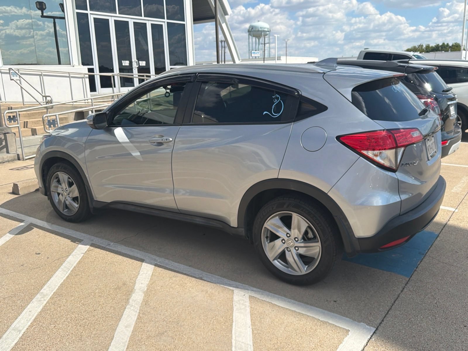 Used 2019 Honda HR-V EX image 2