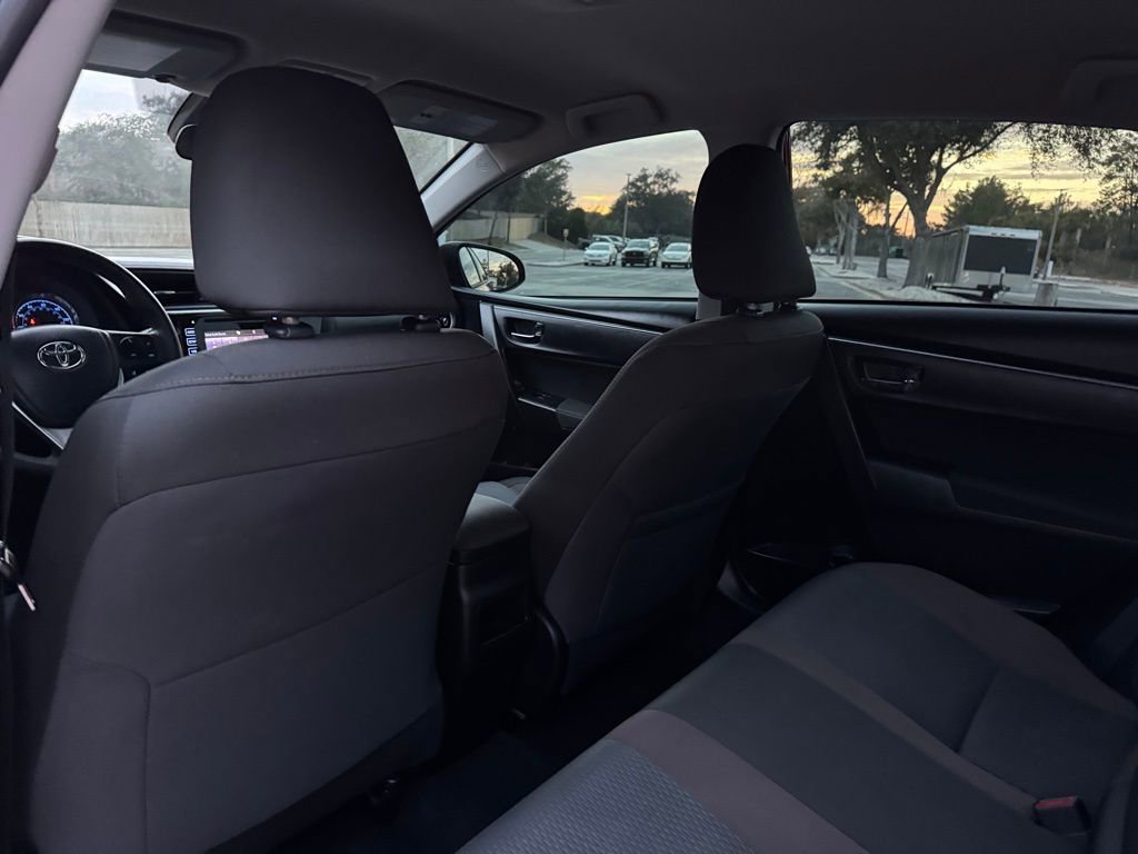 Used 2018 Toyota Corolla LE image 18