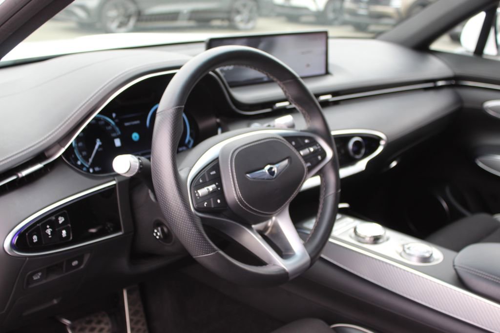 Used 2023 Genesis GV70 2.5T w/ Sport Prestige Package AWD/4WD image 13