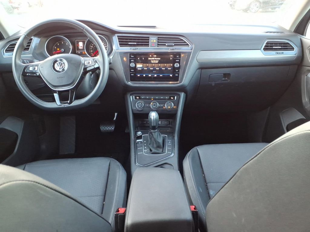 Used 2020 Volkswagen Tiguan SE FWD image 11