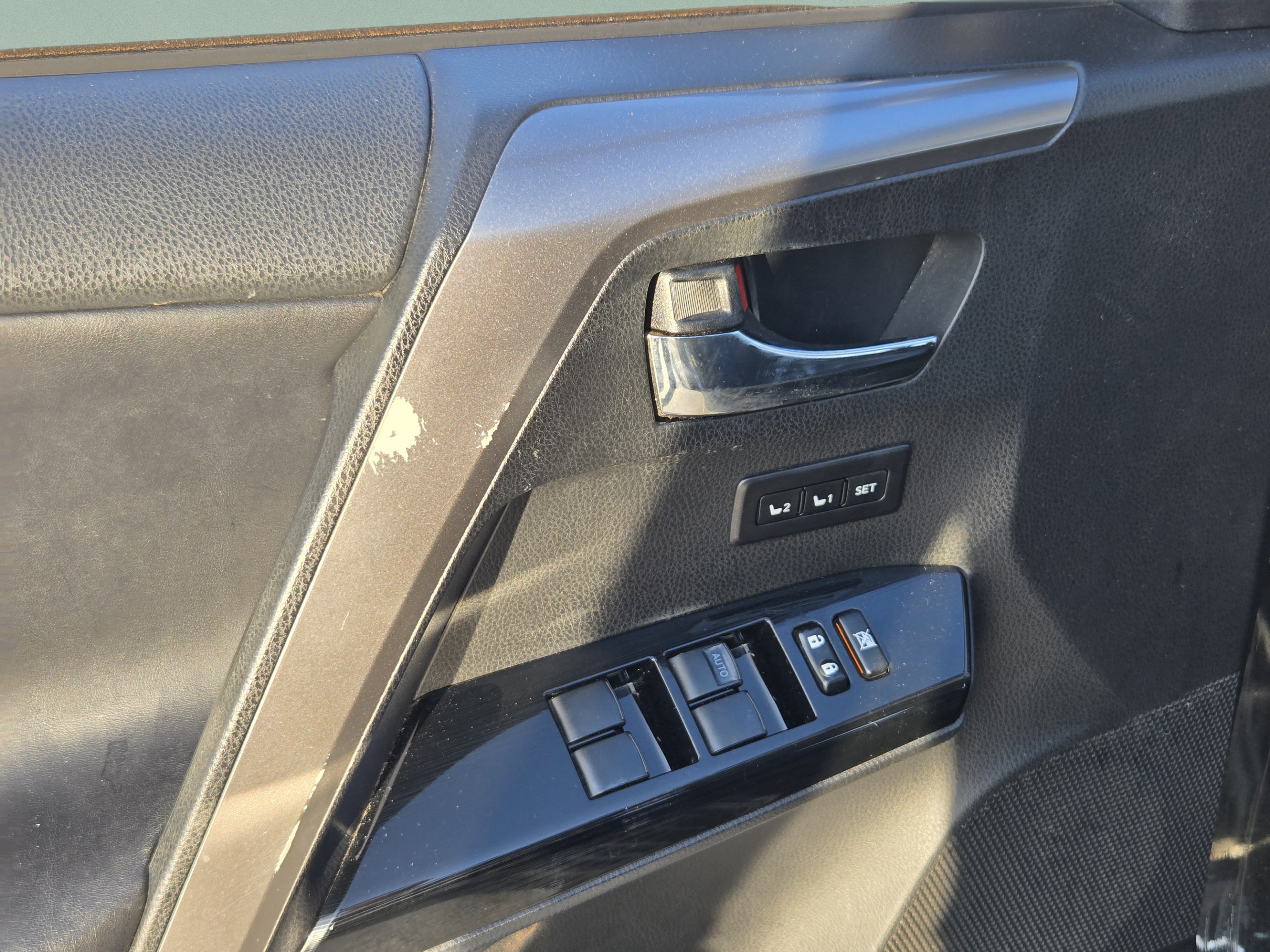 Used 2017 Toyota RAV4 Limited AWD/4WD image 12