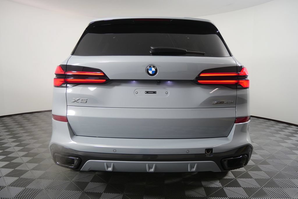 Used 2026 BMW X5 sDrive40i w/ M Sport Package RWD image 5