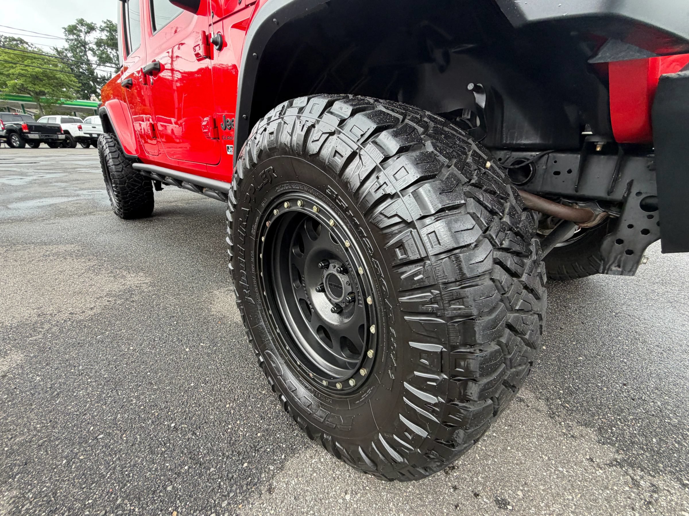 Used 2020 Jeep Gladiator Overland AWD/4WD image 31