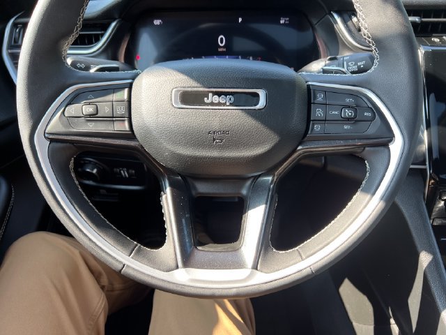 Used 2023 Jeep Grand Cherokee L Laredo AWD/4WD image 19