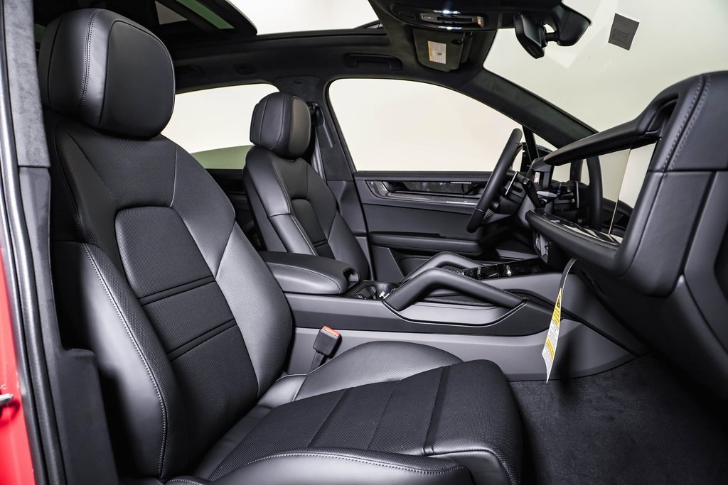 New 2026 Porsche Cayenne GTS image 15
