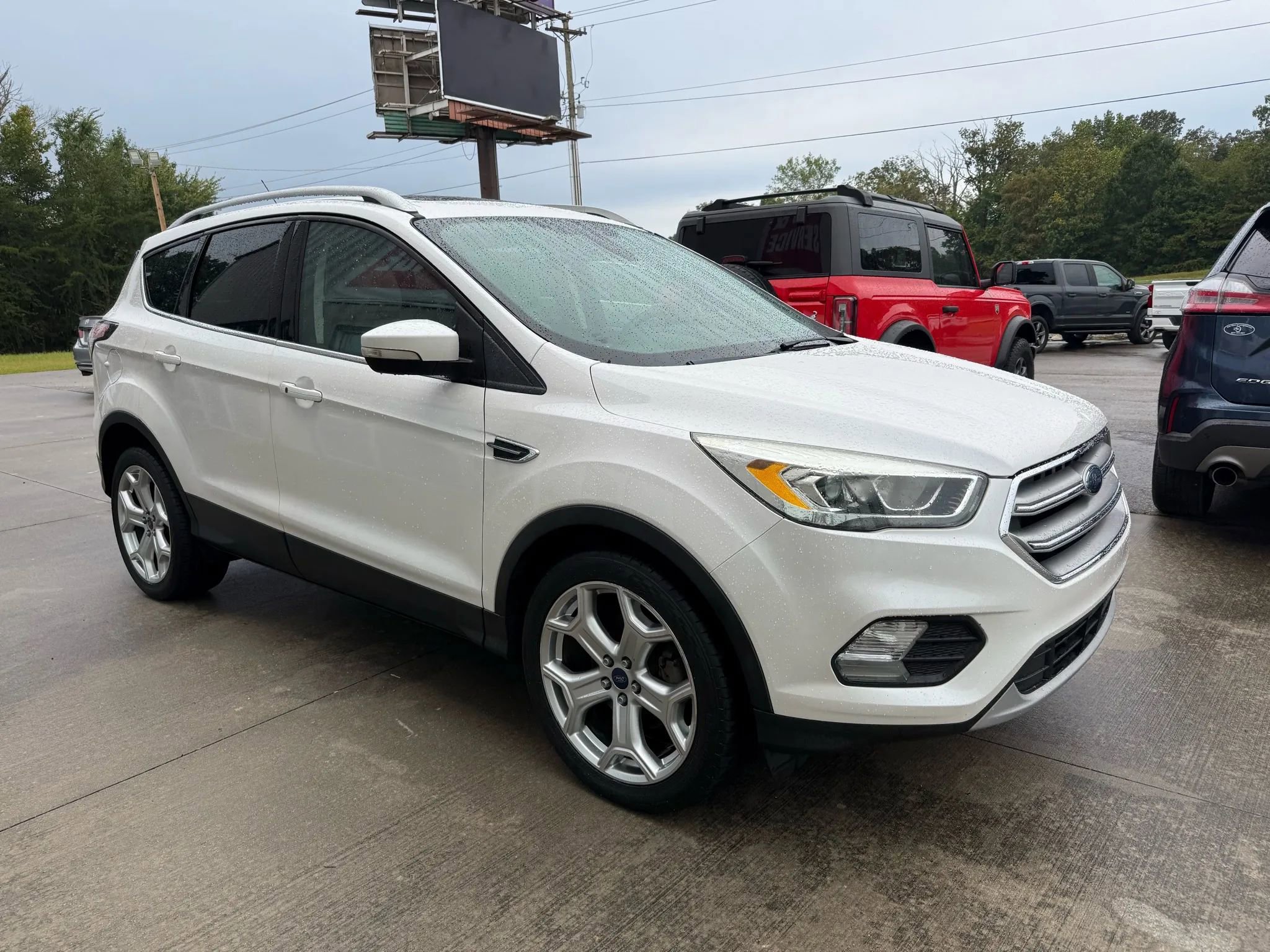 Used 2017 Ford Escape Titanium image 22