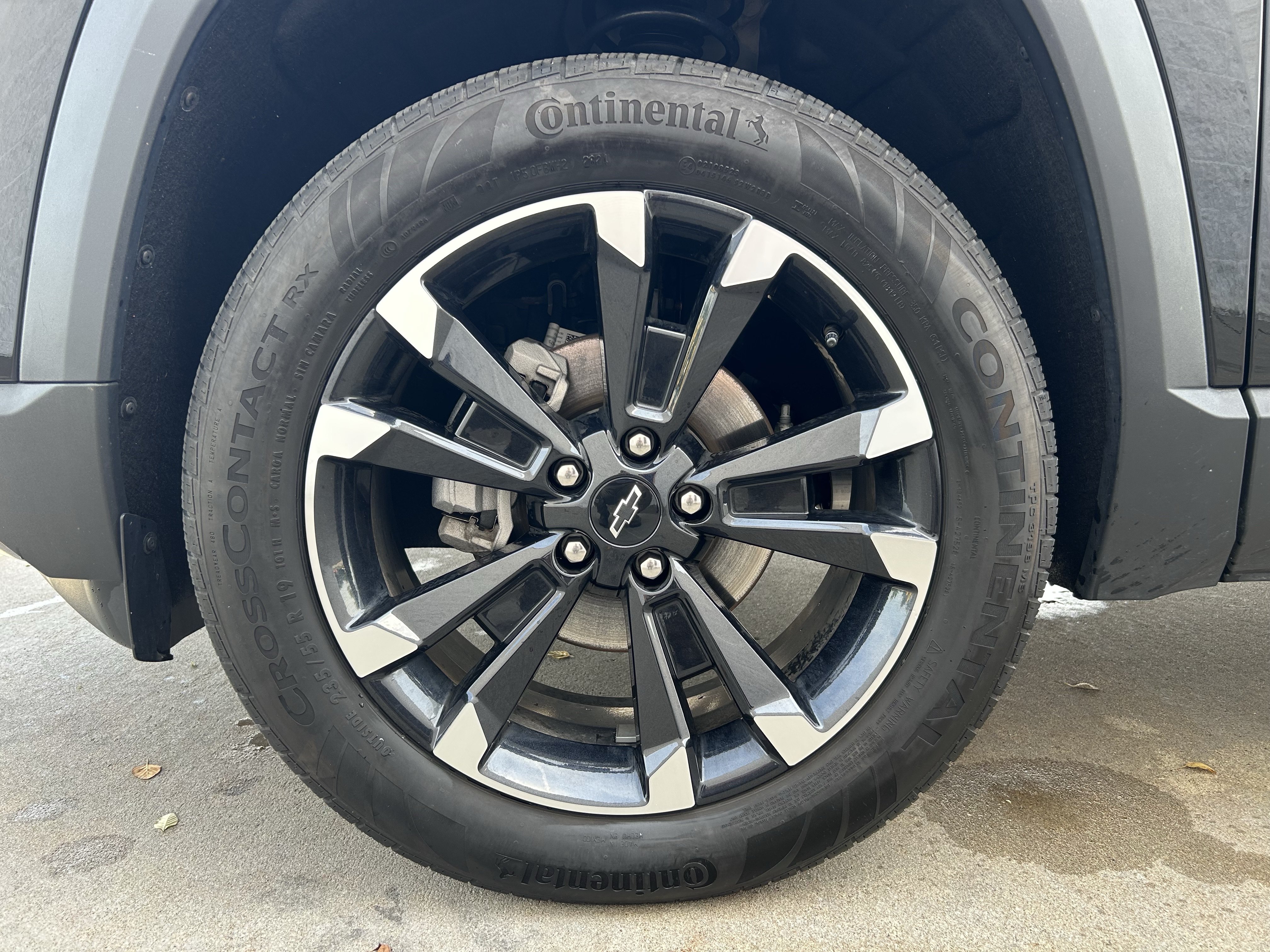 Used 2025 Chevrolet Equinox RS w/ Safety and Technology Package AWD/4WD image 11