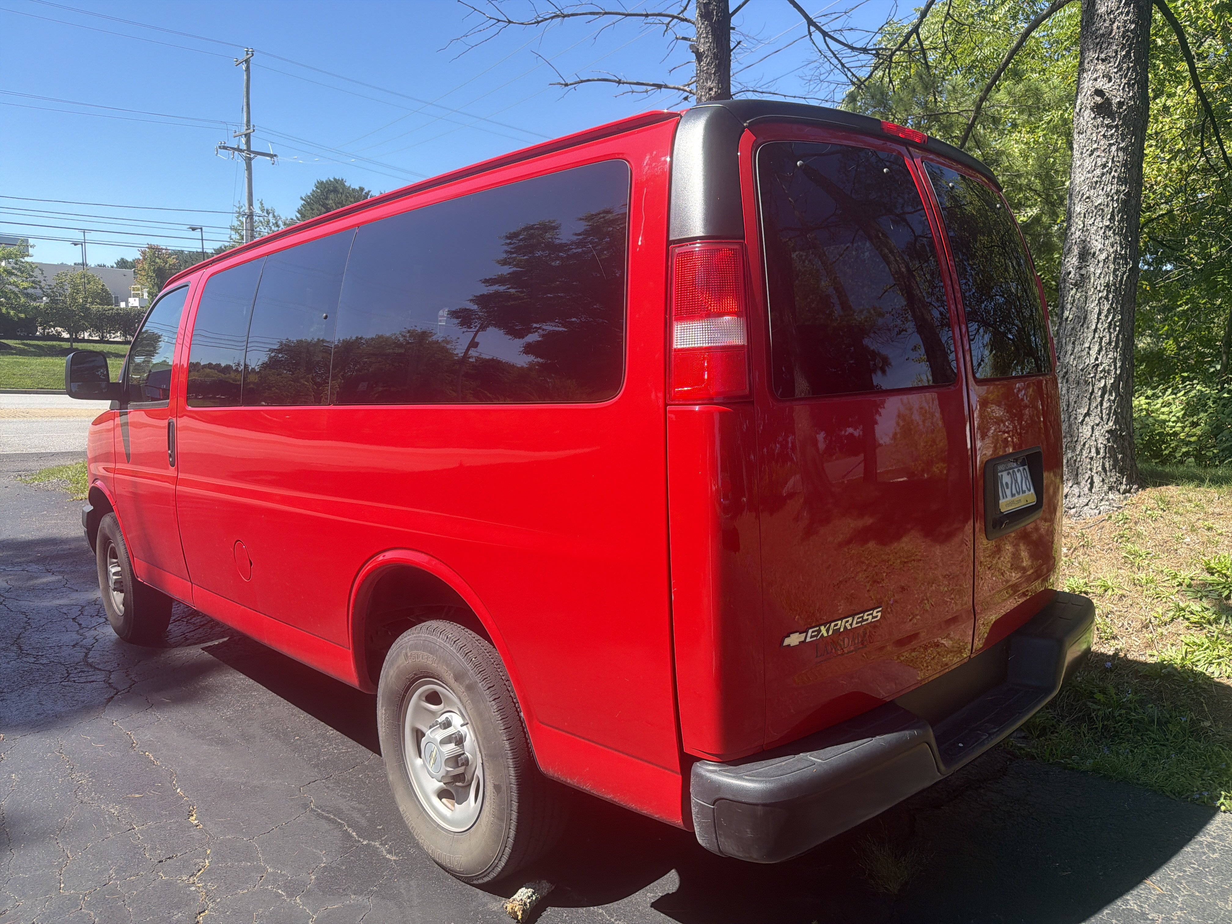 Used 2022 Chevrolet Express 3500 LS RWD image 5