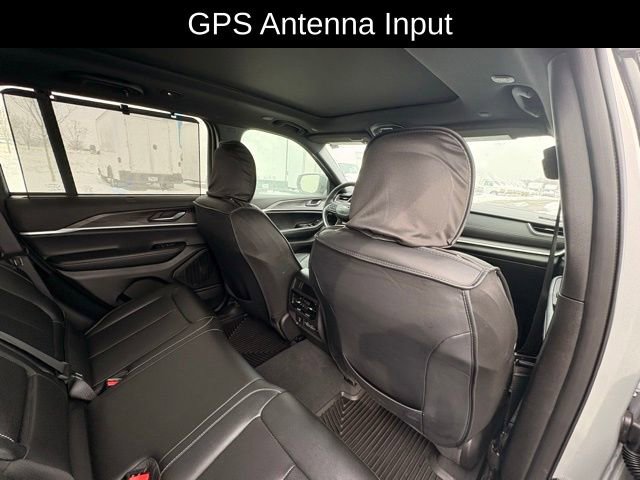 Used 2019 Jeep Cherokee Limited image 16