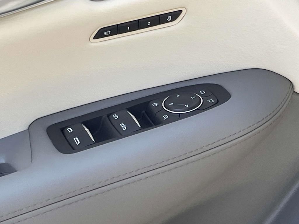 New 2025 Cadillac XT5 Premium Luxury image 18