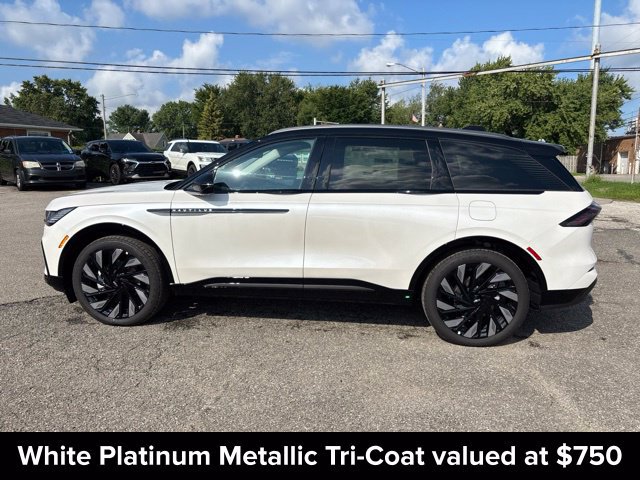 New 2026 Lincoln Nautilus Reserve w/ Jet Appearance Package AWD/4WD image 4