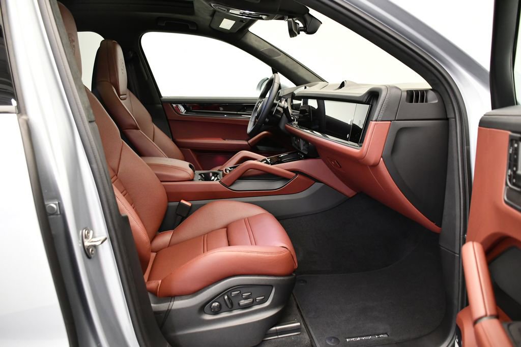 New 2026 Porsche Cayenne GTS AWD/4WD image 53