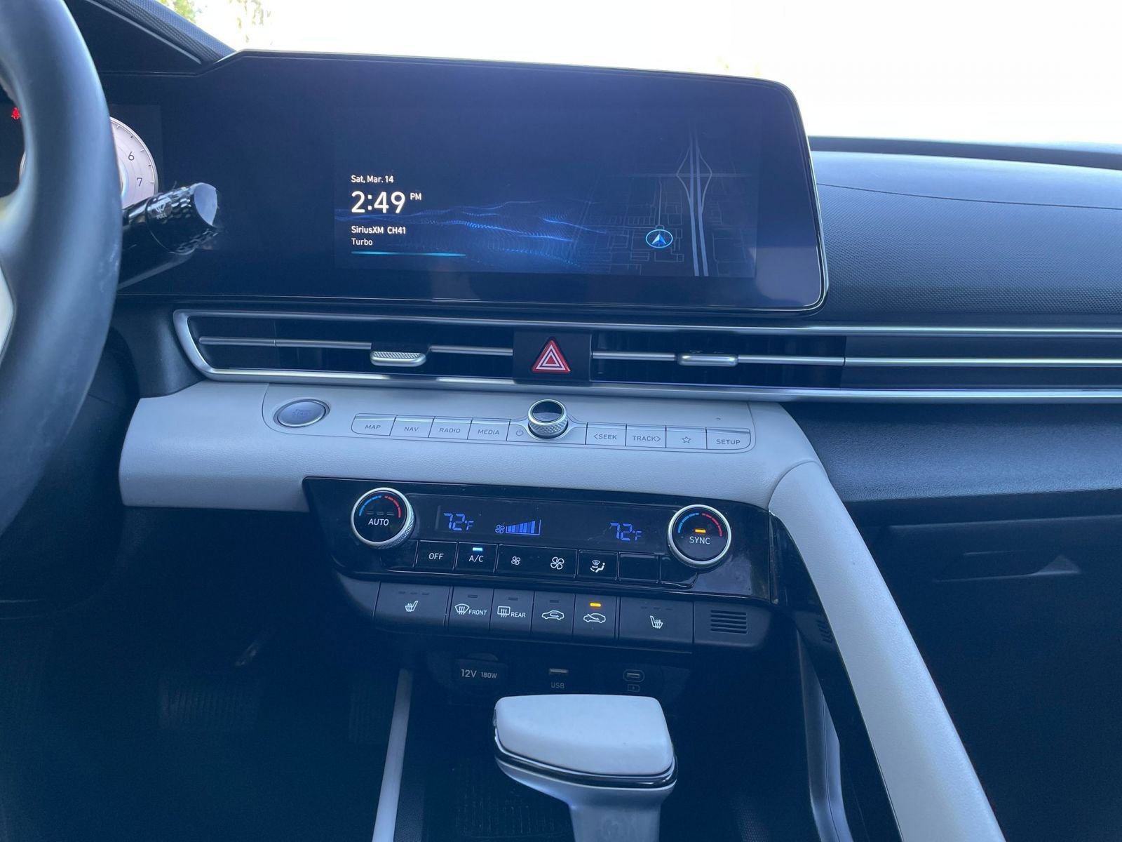 Used 2025 Hyundai Elantra Limited image 17