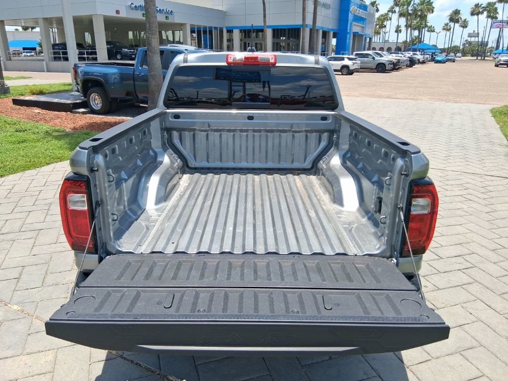 Used 2024 GMC Canyon AT4 w/ LPO, Off Road Lift Package AWD/4WD image 8
