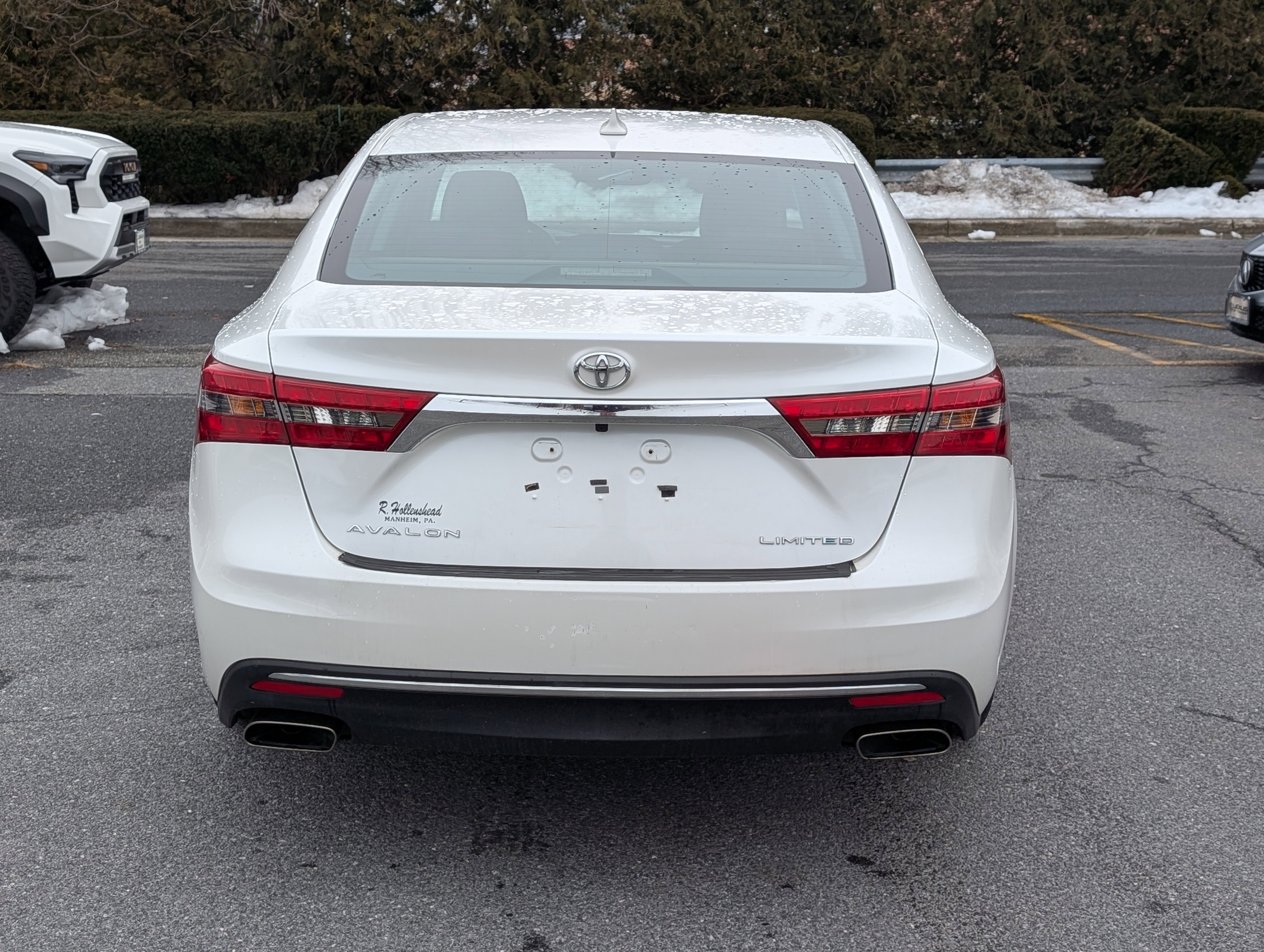 Used 2016 Toyota Avalon Limited w/ Toyota Safety Sense Package image 4