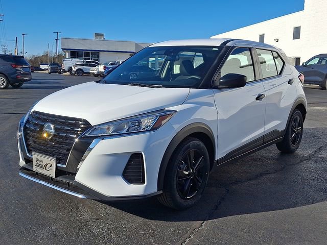 Used 2021 Nissan Kicks S image 3