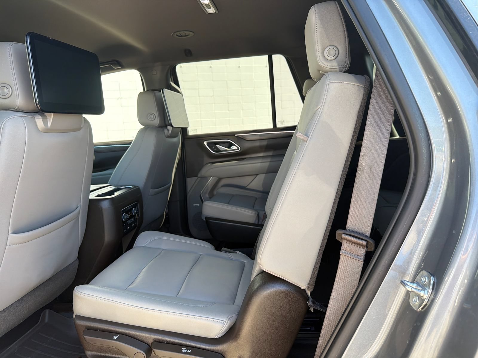 Used 2021 Chevrolet Tahoe LT w/ Luxury Package AWD/4WD image 13