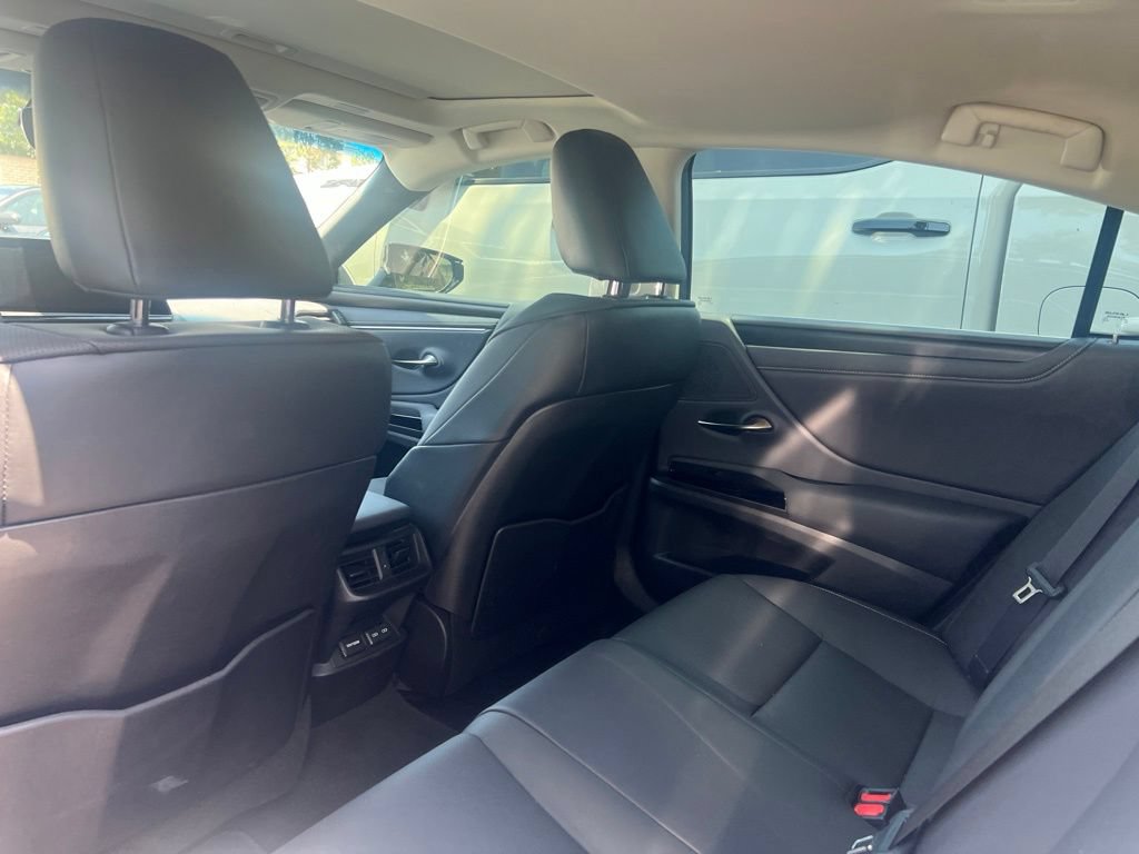 Used 2024 Lexus ES 350 w/ Premium Package FWD image 6