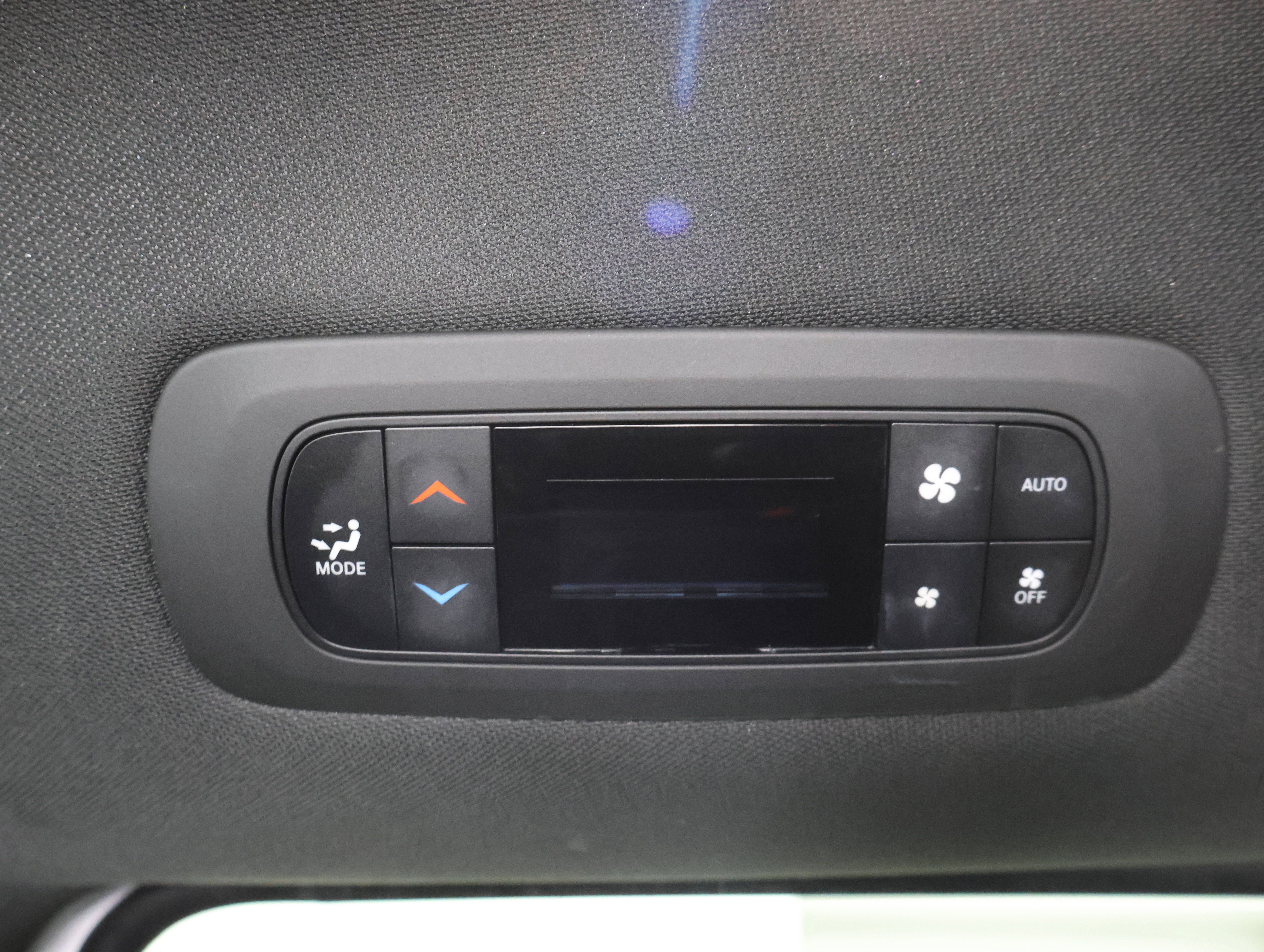 Used 2024 Chrysler Pacifica Limited FWD image 42