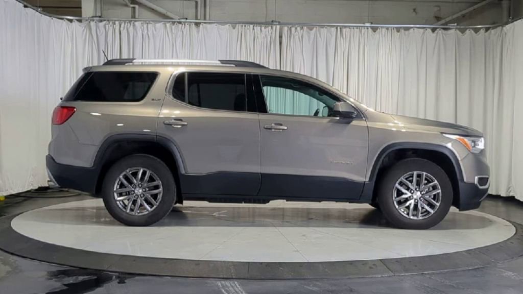 Used 2019 GMC Acadia SLT image 11