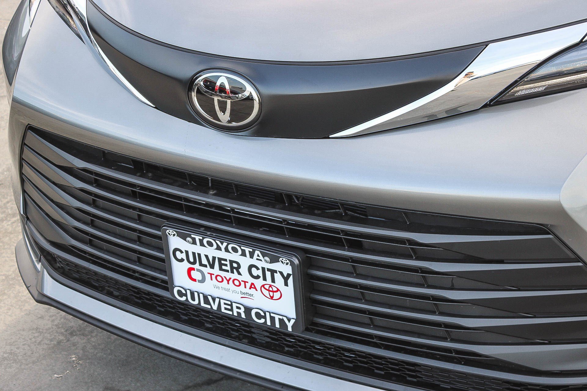 New 2026 Toyota Sienna LE FWD image 6