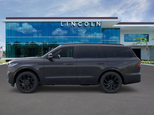 New 2026 Lincoln Navigator Reserve w/ Jet Appearance Package image 3