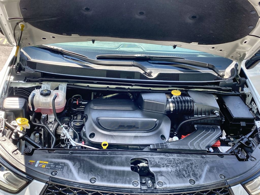 Used 2024 Chrysler Pacifica Limited w/ S Appearance Package image 25