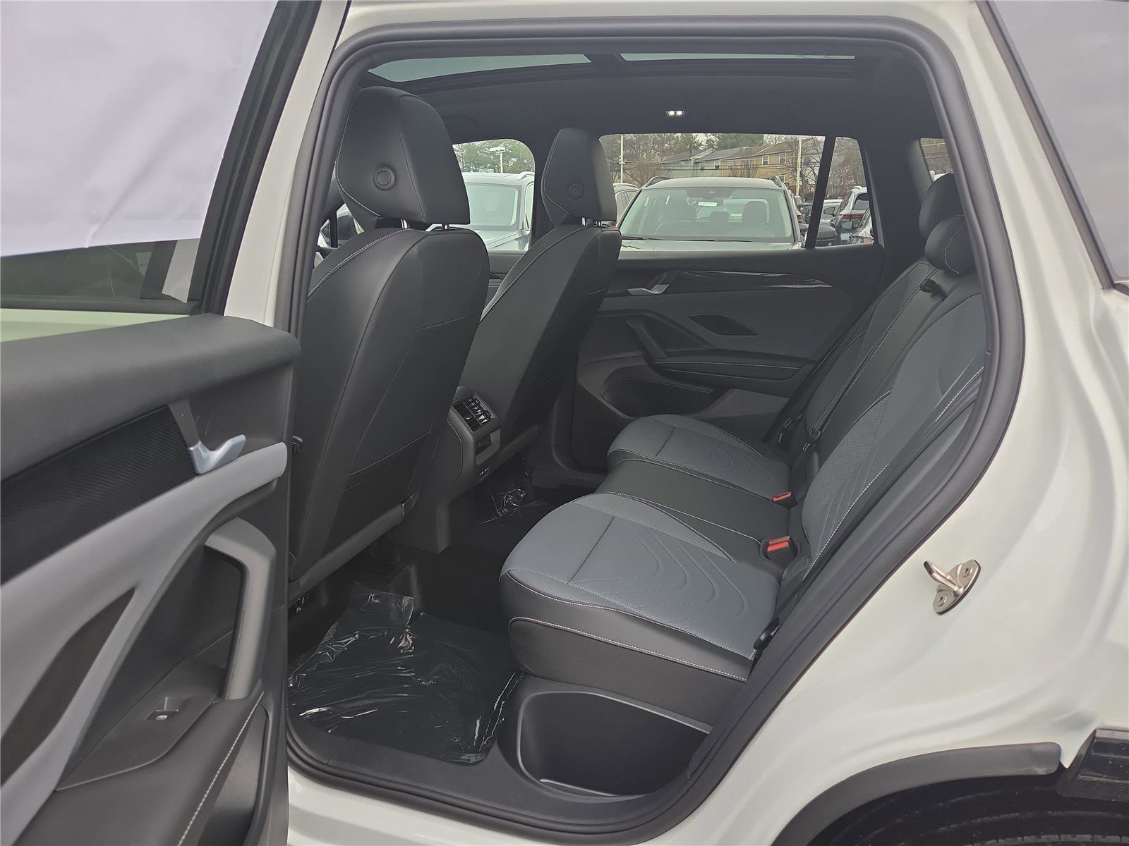 New 2026 Volkswagen Tiguan SE R-Line image 25