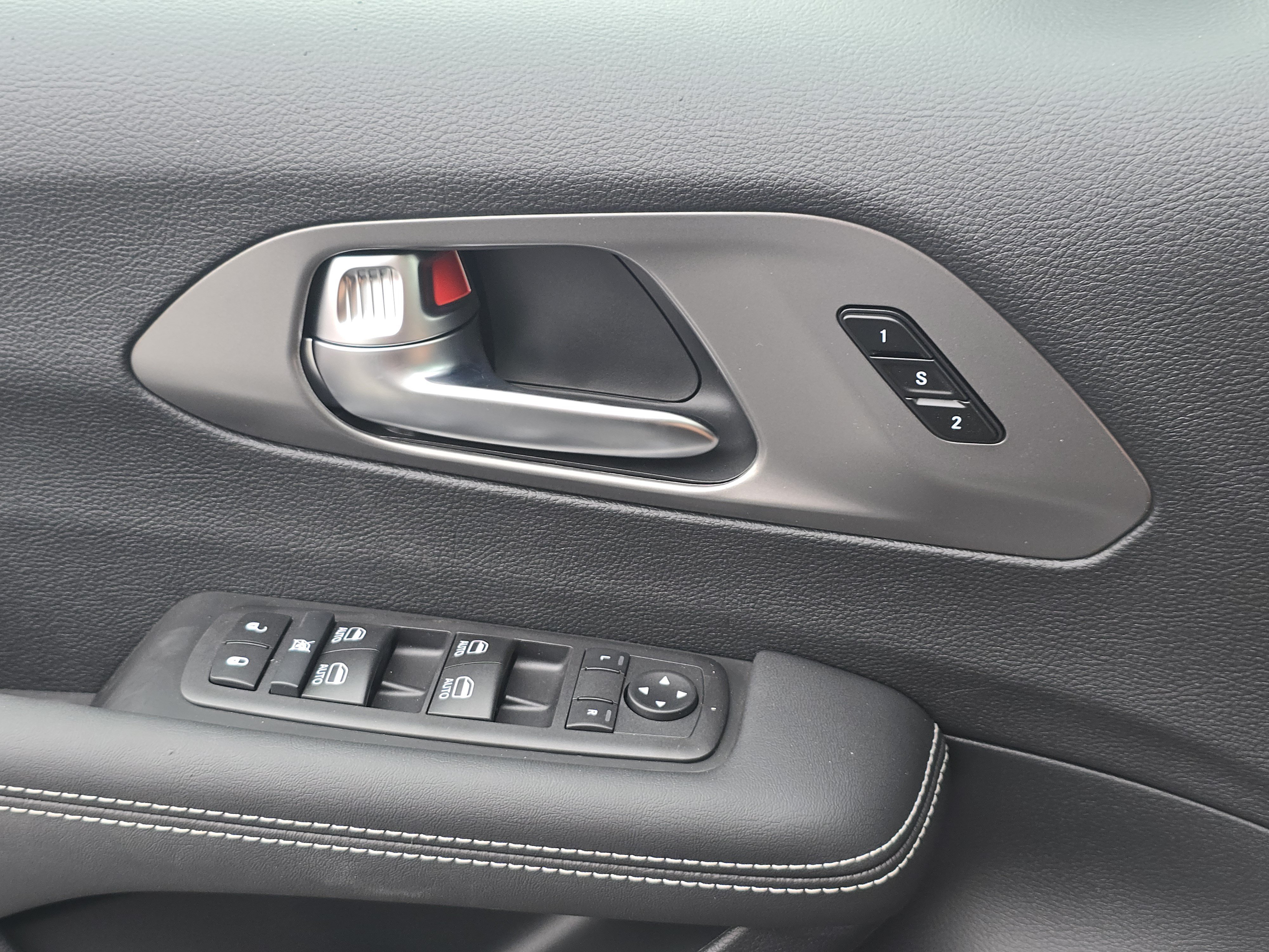 New 2026 Chrysler Pacifica Select FWD image 27