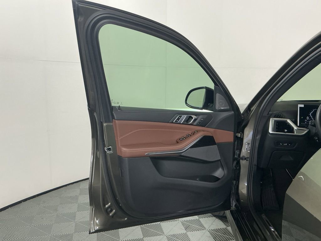 Certified 2026 BMW X5 sDrive40i w/ M Sport Package RWD image 20