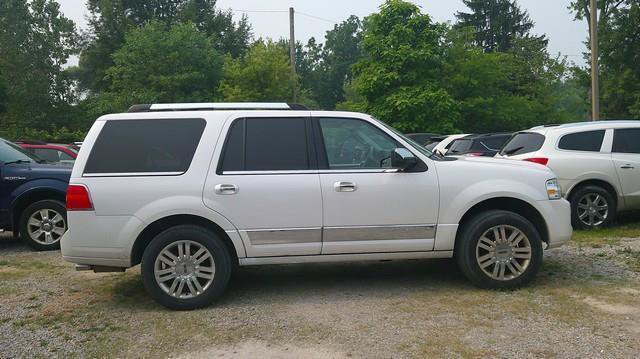 Used 2012 Lincoln Navigator 4WD image 7