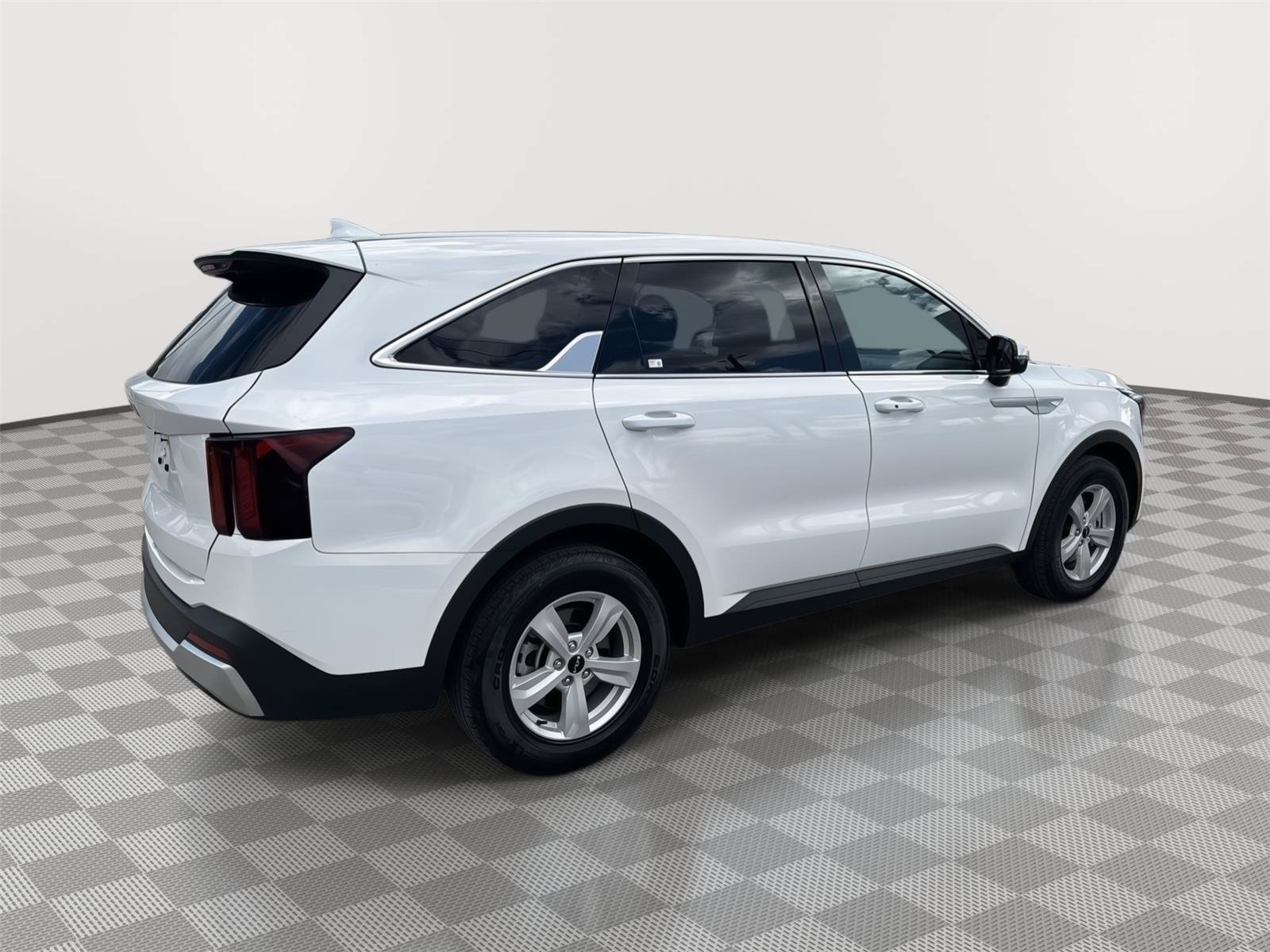 Used 2024 Kia Sorento LX FWD image 5