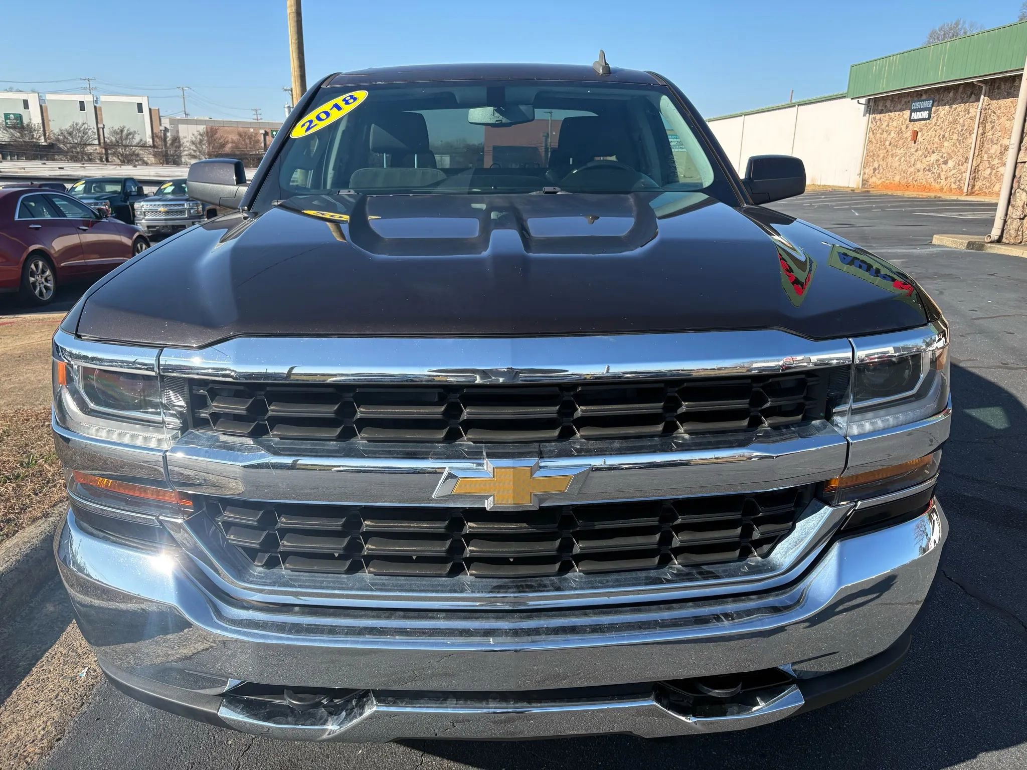 Used 2018 Chevrolet Silverado 1500 LT image 2