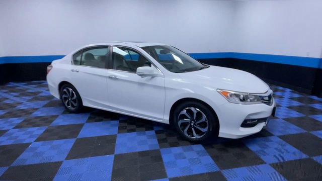 Used 2017 Honda Accord EX-L image 2