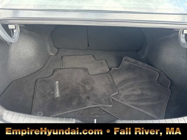 Used 2023 Hyundai Elantra Limited w/ Cargo Package image 6