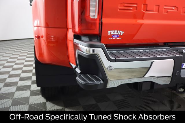 Used 2026 Ford F450 Lariat w/ Lariat Ultimate Package AWD/4WD image 34