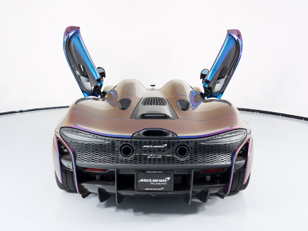 Used 2021 McLaren Elva RWD image 16