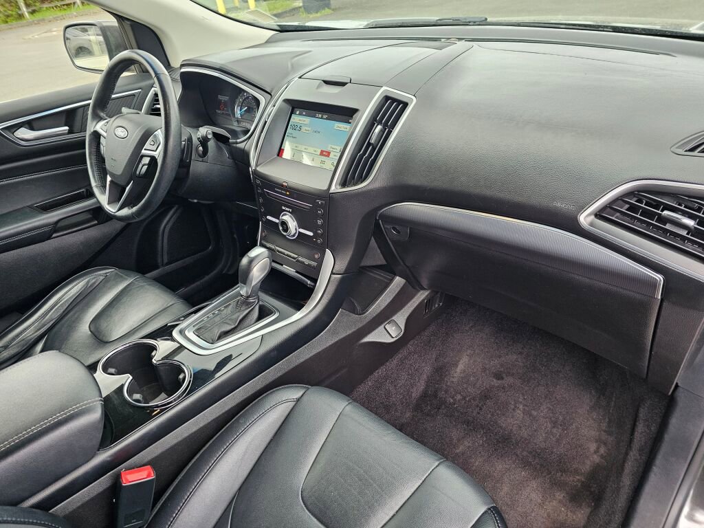 Used 2017 Ford Edge Titanium w/ Technology Package image 13
