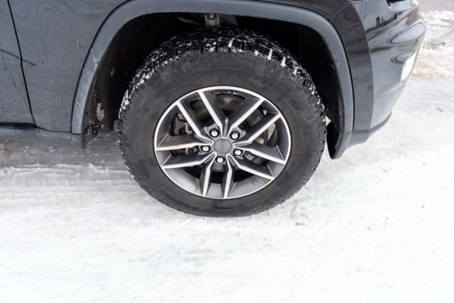 Used 2021 Jeep Grand Cherokee Limited w/ Trailer Tow Group IV image 9