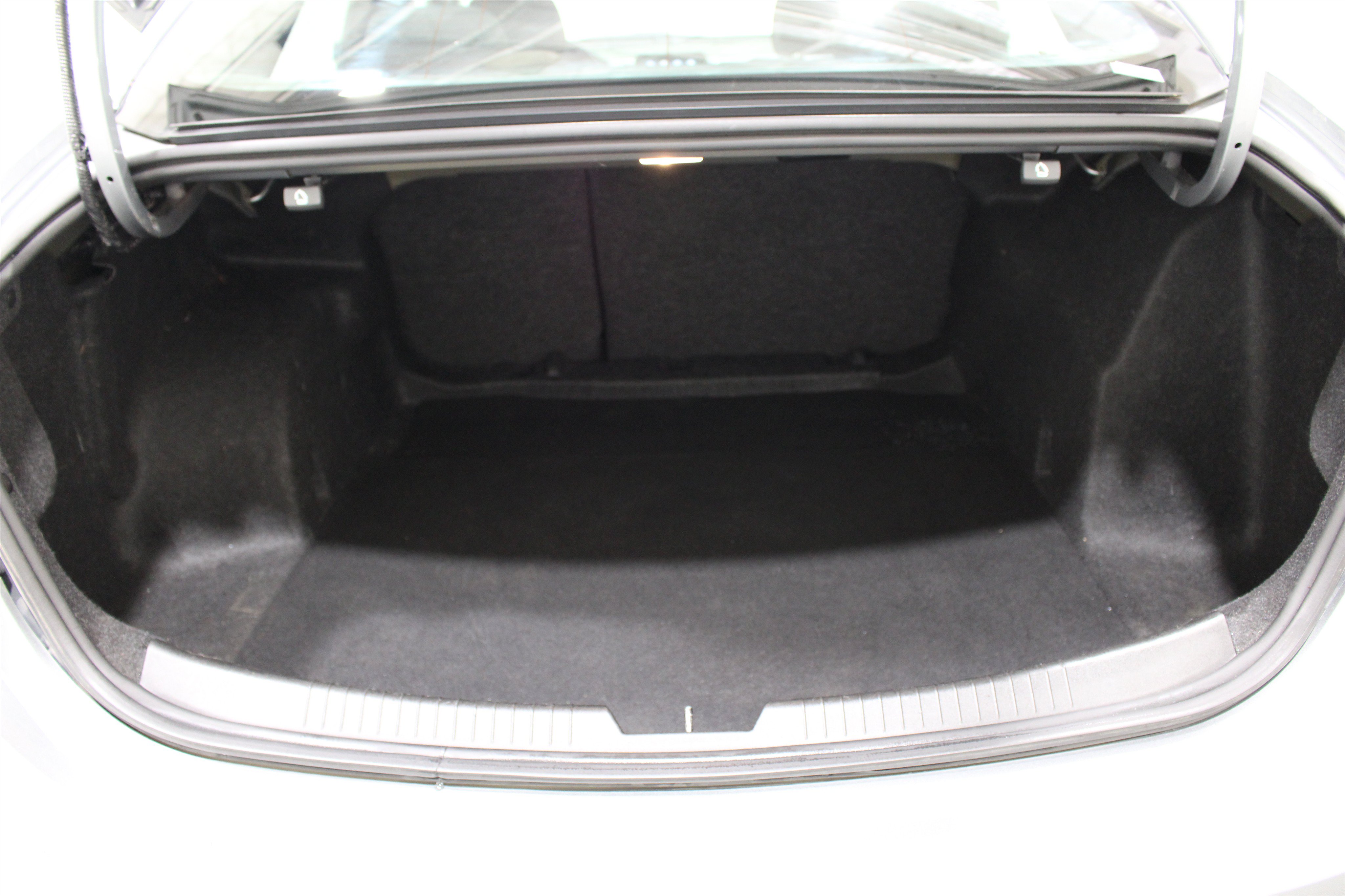 Used 2023 Chevrolet Malibu LS FWD image 22