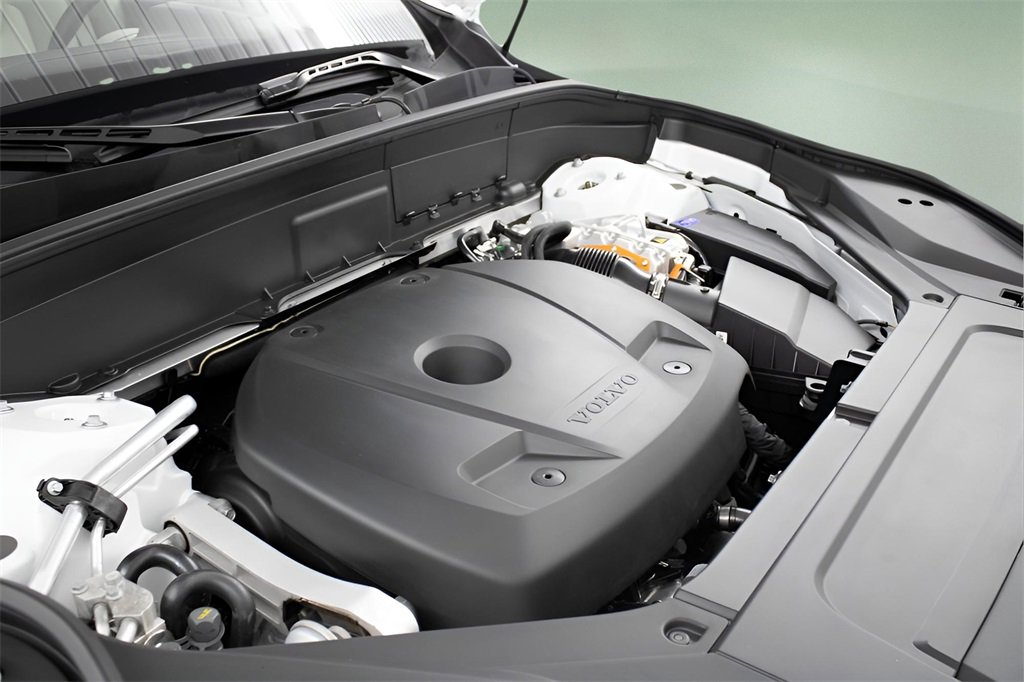 Certified 2025 Volvo XC90 T8 Plus w/ Protection Package Premier image 13