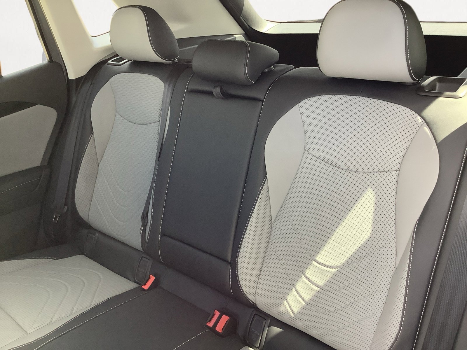 New 2026 Volkswagen Tiguan SE FWD image 24