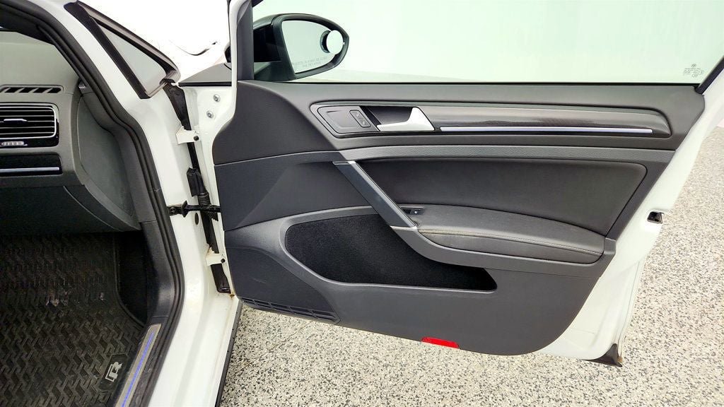 Used 2019 Volkswagen Golf R 4-Door AWD/4WD image 26