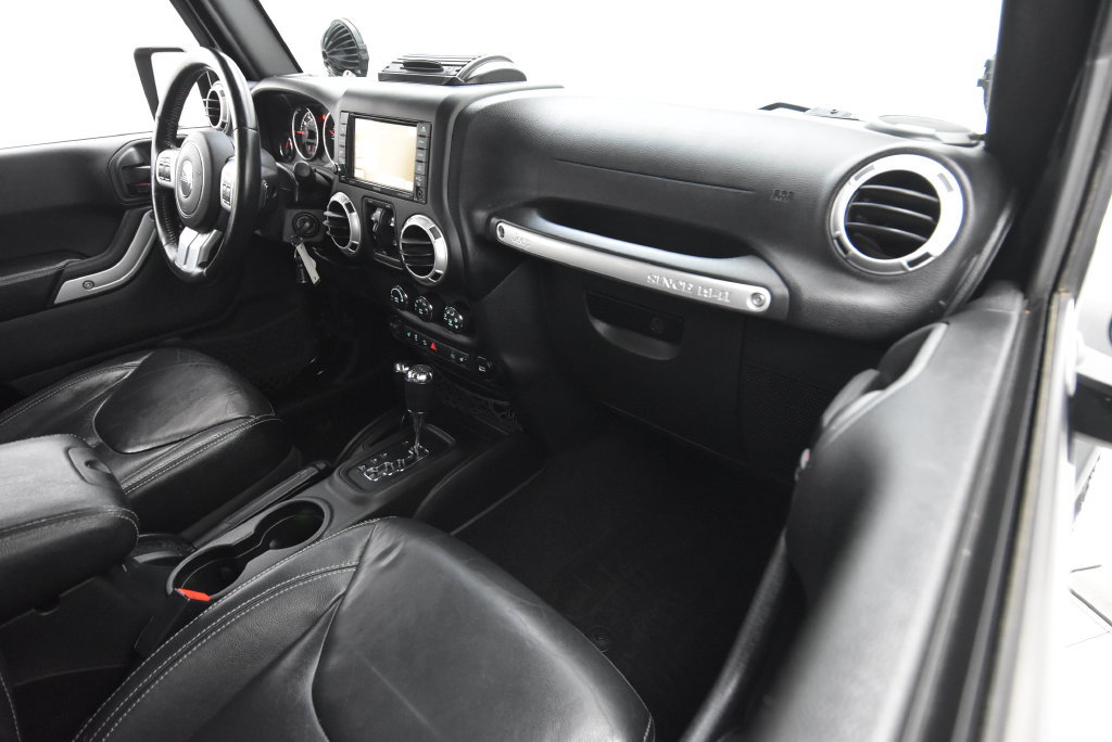 Used 2015 Jeep Wrangler Unlimited Rubicon AWD/4WD image 29