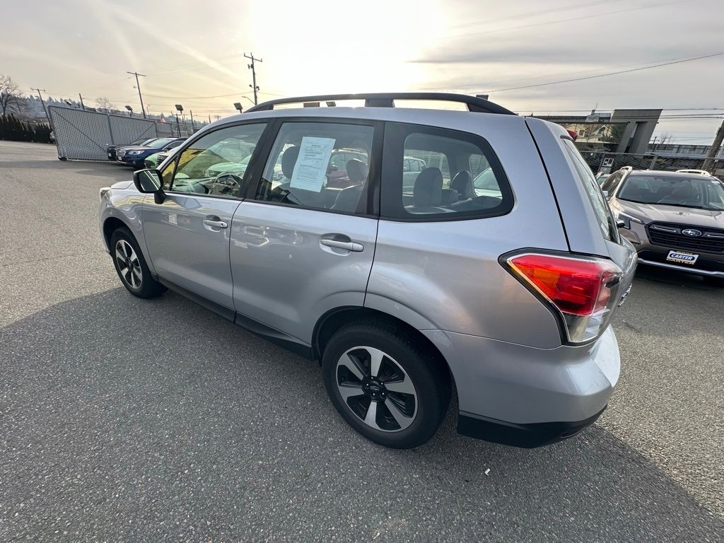 Used 2017 Subaru Forester 2.5i w/ Alloy Wheel Package image 6